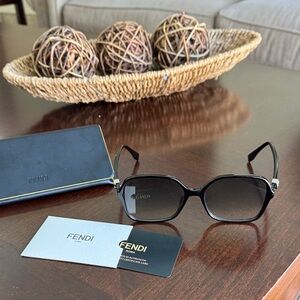 Fendi Black Gradient Square Women's Sunglasses
